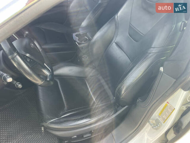 Белый Тесла Модель С, объемом двигателя 0 л и пробегом 189 тыс. км за 16500 $, фото 9 на Automoto.ua