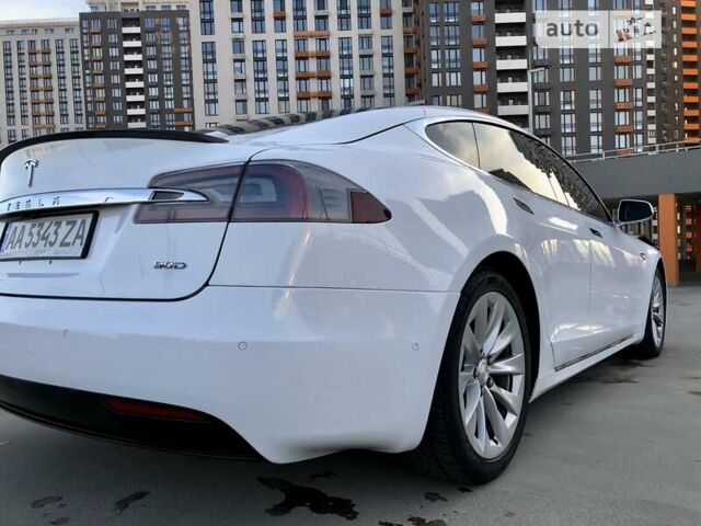 Білий Тесла Модель С, об'ємом двигуна 0 л та пробігом 111 тис. км за 25800 $, фото 23 на Automoto.ua