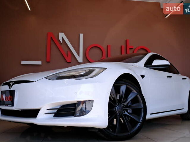 Белый Тесла Модель С, объемом двигателя 0 л и пробегом 62 тыс. км за 20900 $, фото 15 на Automoto.ua