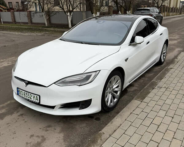 Білий Тесла Модель С, об'ємом двигуна 0 л та пробігом 137 тис. км за 14900 $, фото 1 на Automoto.ua