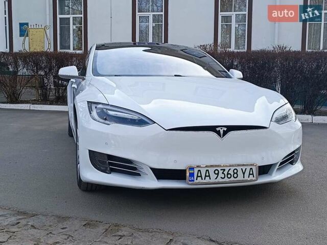 Белый Тесла Модель С, объемом двигателя 0 л и пробегом 105 тыс. км за 16800 $, фото 1 на Automoto.ua
