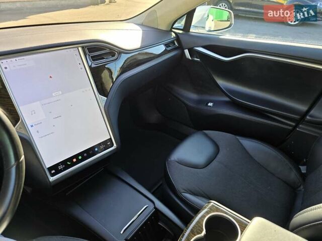 Білий Тесла Модель С, об'ємом двигуна 0 л та пробігом 165 тис. км за 17000 $, фото 10 на Automoto.ua