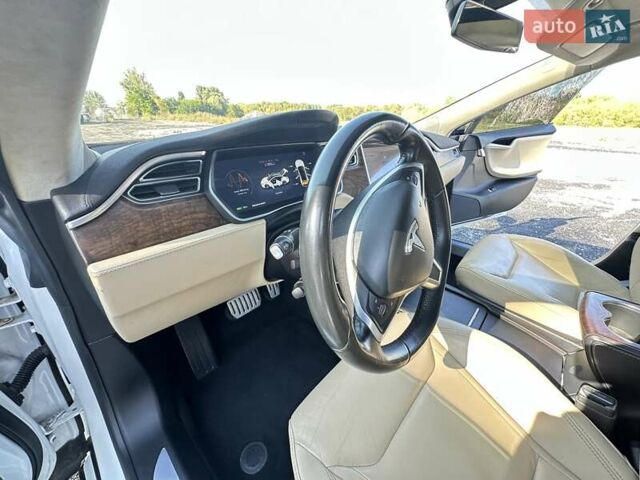 Белый Тесла Модель С, объемом двигателя 0 л и пробегом 170 тыс. км за 23800 $, фото 36 на Automoto.ua