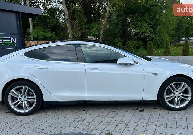 Білий Тесла Модель С, об'ємом двигуна 0 л та пробігом 143 тис. км за 15999 $, фото 7 на Automoto.ua