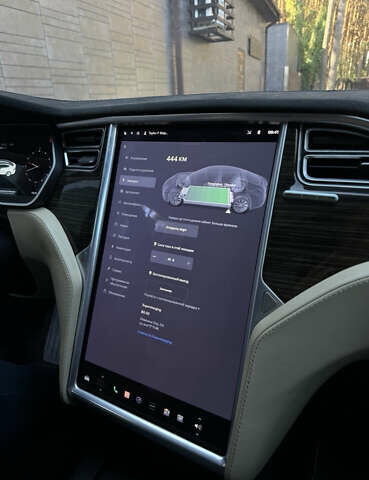 Білий Тесла Модель С, об'ємом двигуна 0 л та пробігом 151 тис. км за 14800 $, фото 3 на Automoto.ua