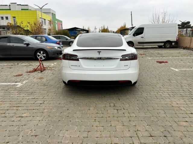 Белый Тесла Модель С, объемом двигателя 0 л и пробегом 196 тыс. км за 13000 $, фото 4 на Automoto.ua