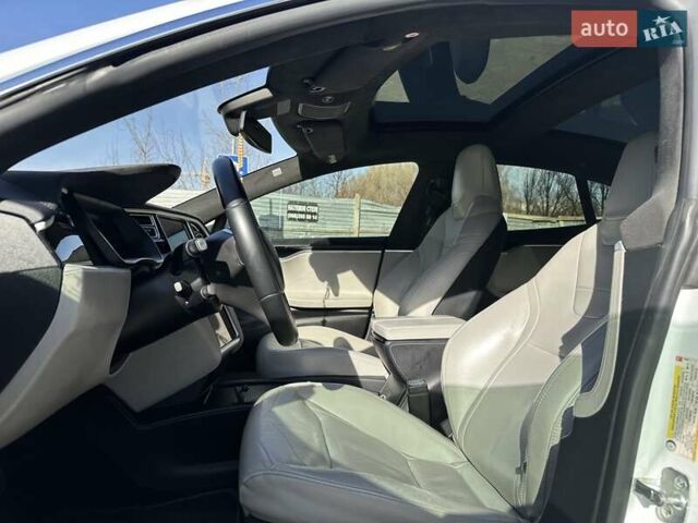 Белый Тесла Модель С, объемом двигателя 0 л и пробегом 159 тыс. км за 15500 $, фото 19 на Automoto.ua