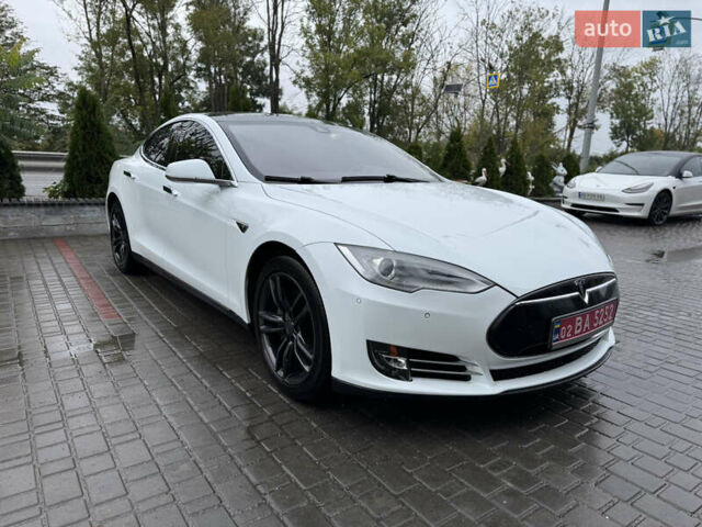 Білий Тесла Модель С, об'ємом двигуна 0 л та пробігом 134 тис. км за 16500 $, фото 1 на Automoto.ua
