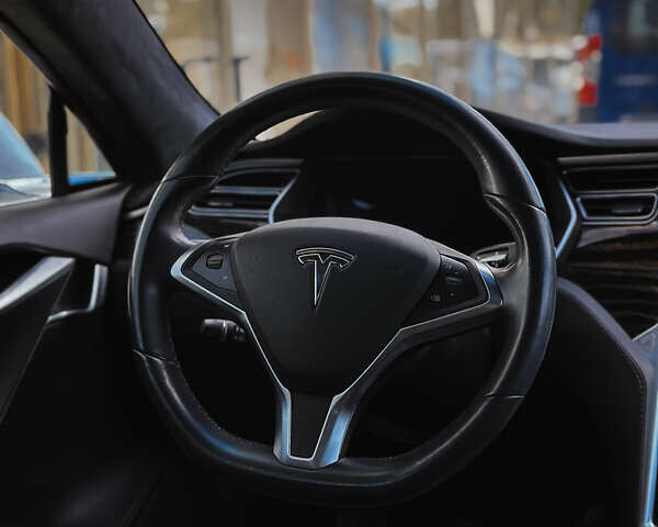 Белый Тесла Модель С, объемом двигателя 0 л и пробегом 96 тыс. км за 16990 $, фото 7 на Automoto.ua