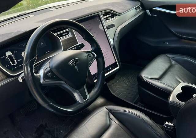 Білий Тесла Модель С, об'ємом двигуна 0 л та пробігом 143 тис. км за 15999 $, фото 32 на Automoto.ua