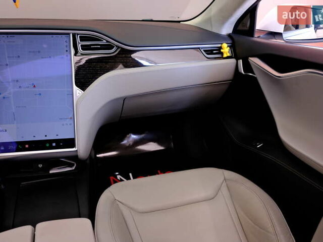 Белый Тесла Модель С, объемом двигателя 0 л и пробегом 62 тыс. км за 20900 $, фото 59 на Automoto.ua