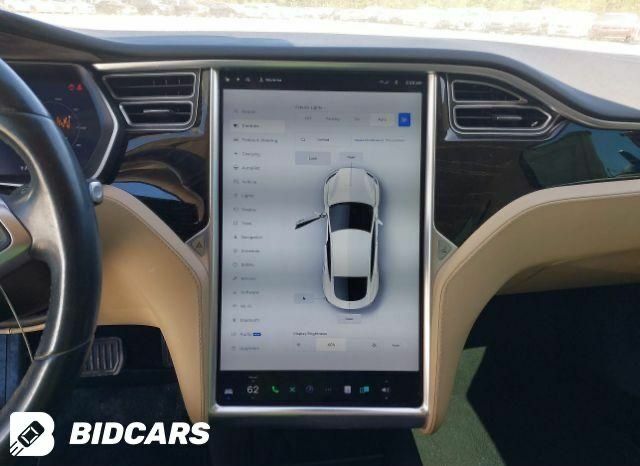 Белый Тесла Модель С, объемом двигателя 0 л и пробегом 175 тыс. км за 12900 $, фото 9 на Automoto.ua