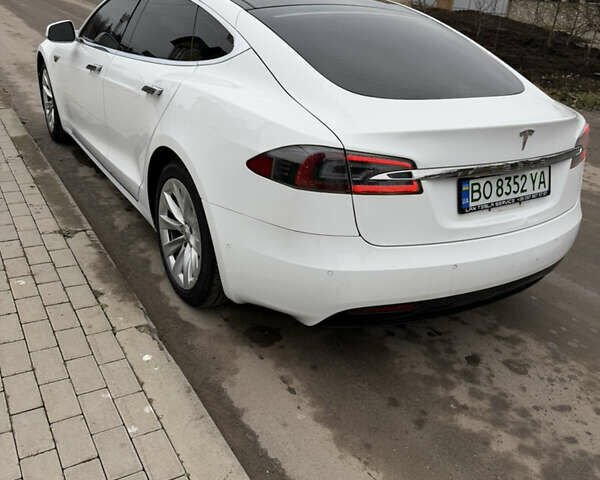 Білий Тесла Модель С, об'ємом двигуна 0 л та пробігом 137 тис. км за 14900 $, фото 7 на Automoto.ua