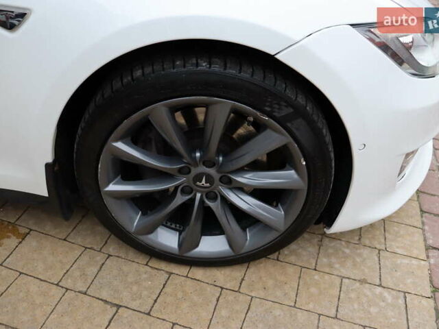 Тесла Модель С 2016 у Львові на Automoto.ua Білий Тесла Модель С, об'ємом двигуна 0 л та пробігом 86 тис. км за 20900 $, фото 10 на Automoto.ua