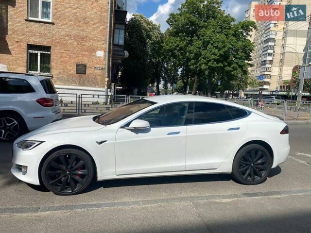 Белый Тесла Модель С, объемом двигателя 0 л и пробегом 235 тыс. км за 27000 $, фото 2 на Automoto.ua