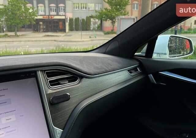 Білий Тесла Модель С, об'ємом двигуна 0 л та пробігом 143 тис. км за 15999 $, фото 14 на Automoto.ua