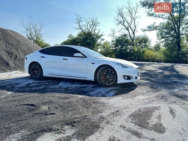Белый Тесла Модель С, объемом двигателя 0 л и пробегом 170 тыс. км за 23800 $, фото 3 на Automoto.ua