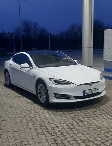 Белый Тесла Модель С, объемом двигателя 0 л и пробегом 178 тыс. км за 15900 $, фото 29 на Automoto.ua