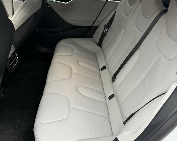 Білий Тесла Модель С, об'ємом двигуна 0 л та пробігом 137 тис. км за 14900 $, фото 13 на Automoto.ua