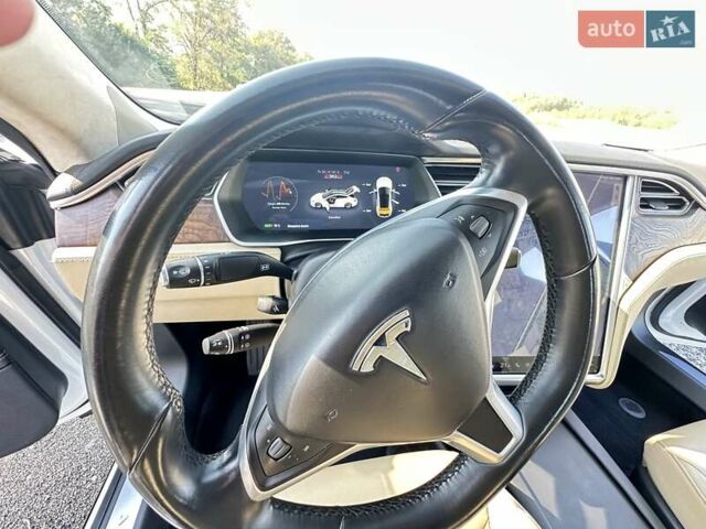 Белый Тесла Модель С, объемом двигателя 0 л и пробегом 170 тыс. км за 23800 $, фото 52 на Automoto.ua