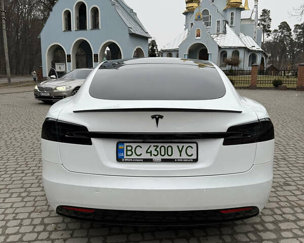 Белый Тесла Модель С, объемом двигателя 0 л и пробегом 199 тыс. км за 15499 $, фото 4 на Automoto.ua