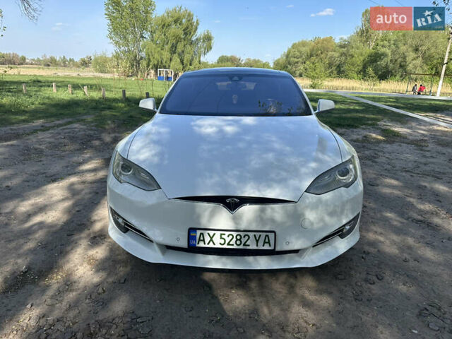 Белый Тесла Модель С, объемом двигателя 0 л и пробегом 148 тыс. км за 17900 $, фото 1 на Automoto.ua