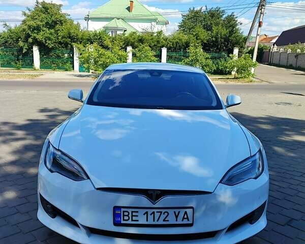 Белый Тесла Модель С, объемом двигателя 0 л и пробегом 198 тыс. км за 15999 $, фото 1 на Automoto.ua