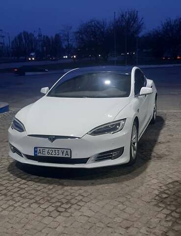 Белый Тесла Модель С, объемом двигателя 0 л и пробегом 178 тыс. км за 15900 $, фото 28 на Automoto.ua