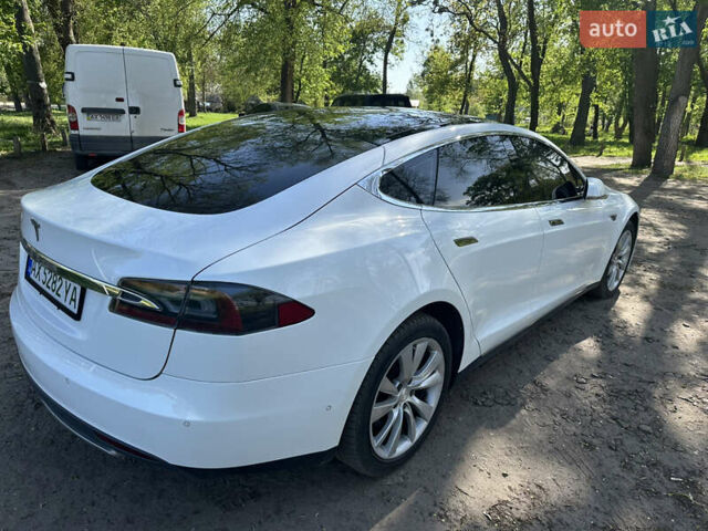 Белый Тесла Модель С, объемом двигателя 0 л и пробегом 148 тыс. км за 17900 $, фото 5 на Automoto.ua