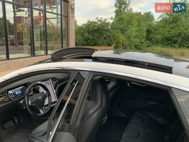 Белый Тесла Модель С, объемом двигателя 0 л и пробегом 125 тыс. км за 16999 $, фото 27 на Automoto.ua