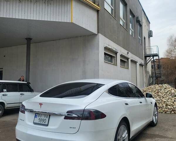 Белый Тесла Модель С, объемом двигателя 0 л и пробегом 150 тыс. км за 20500 $, фото 3 на Automoto.ua