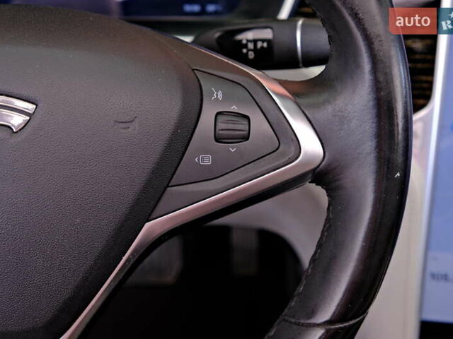 Белый Тесла Модель С, объемом двигателя 0 л и пробегом 62 тыс. км за 20900 $, фото 28 на Automoto.ua