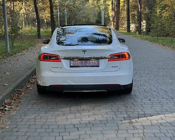 Белый Тесла Модель С, объемом двигателя 0 л и пробегом 98 тыс. км за 19300 $, фото 5 на Automoto.ua