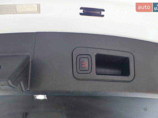 Тесла Модель С 2016 у Львові на Automoto.ua Білий Тесла Модель С, об'ємом двигуна 0 л та пробігом 86 тис. км за 20900 $, фото 35 на Automoto.ua