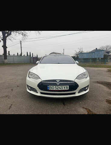 Білий Тесла Модель С, об'ємом двигуна 0 л та пробігом 106 тис. км за 12800 $, фото 1 на Automoto.ua