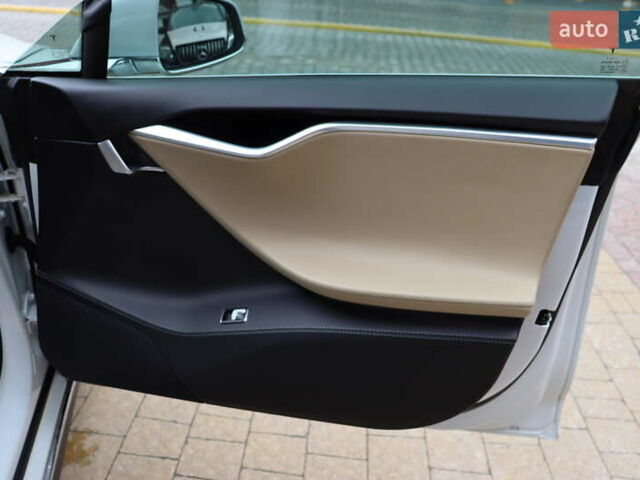 Тесла Модель С 2016 у Львові на Automoto.ua Білий Тесла Модель С, об'ємом двигуна 0 л та пробігом 86 тис. км за 20900 $, фото 41 на Automoto.ua