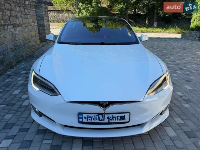 Белый Тесла Модель С, объемом двигателя 0 л и пробегом 197 тыс. км за 16500 $, фото 7 на Automoto.ua