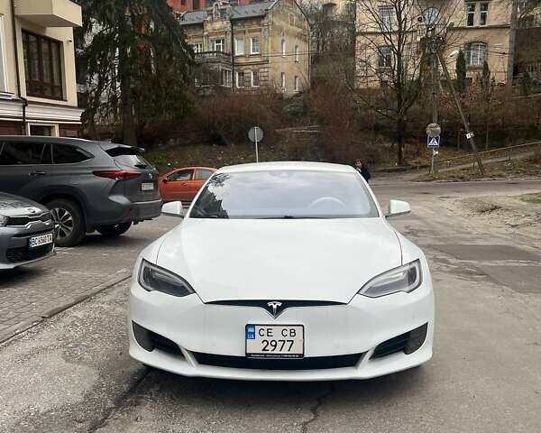 Белый Тесла Модель С, объемом двигателя 0 л и пробегом 80 тыс. км за 23500 $, фото 1 на Automoto.ua