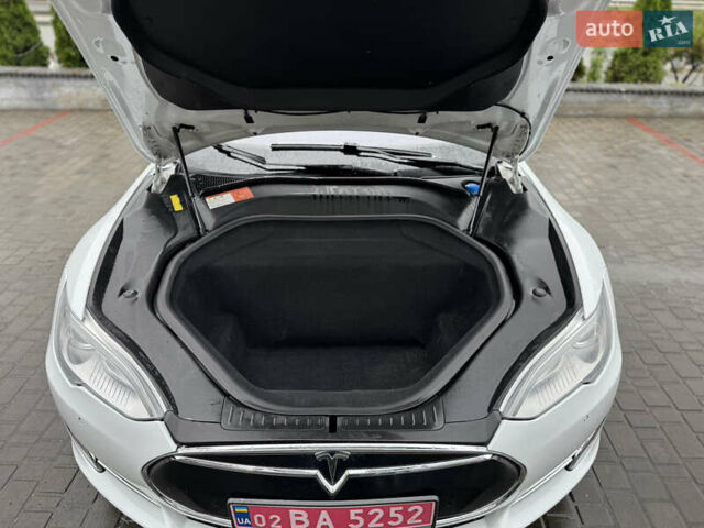 Білий Тесла Модель С, об'ємом двигуна 0 л та пробігом 134 тис. км за 15850 $, фото 18 на Automoto.ua