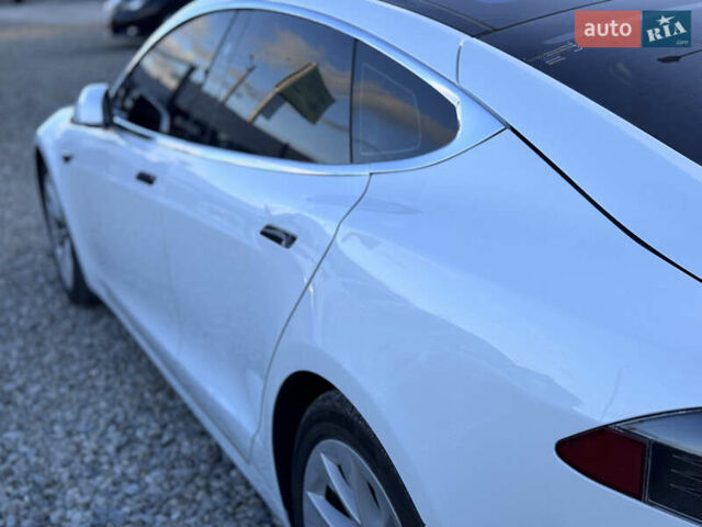 Тесла Модель С 2016 у Івано-Франківську на Automoto.ua Білий Тесла Модель С, об'ємом двигуна 0 л та пробігом 182 тис. км за 16500 $, фото 7 на Automoto.ua