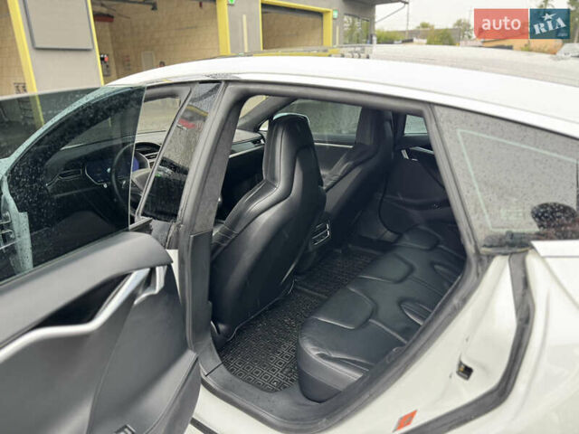 Білий Тесла Модель С, об'ємом двигуна 0 л та пробігом 134 тис. км за 15850 $, фото 14 на Automoto.ua