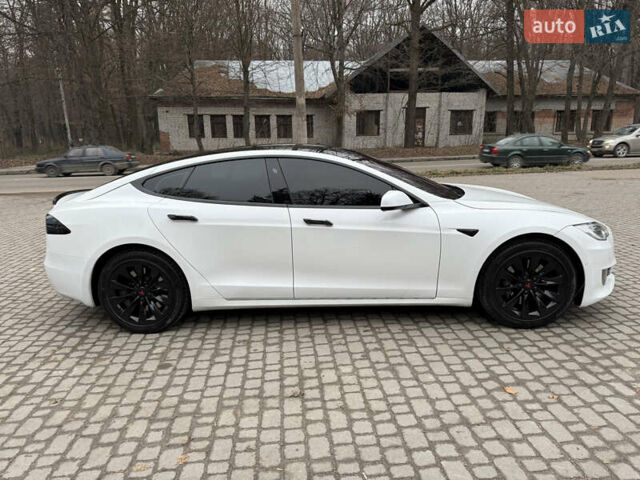 Белый Тесла Модель С, объемом двигателя 0 л и пробегом 199 тыс. км за 15499 $, фото 2 на Automoto.ua