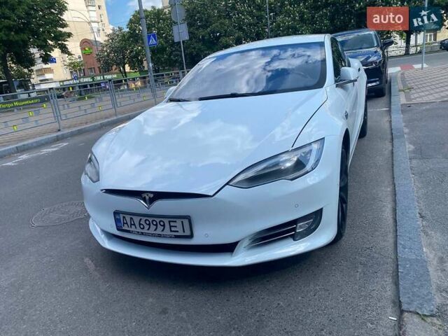 Белый Тесла Модель С, объемом двигателя 0 л и пробегом 235 тыс. км за 27000 $, фото 3 на Automoto.ua