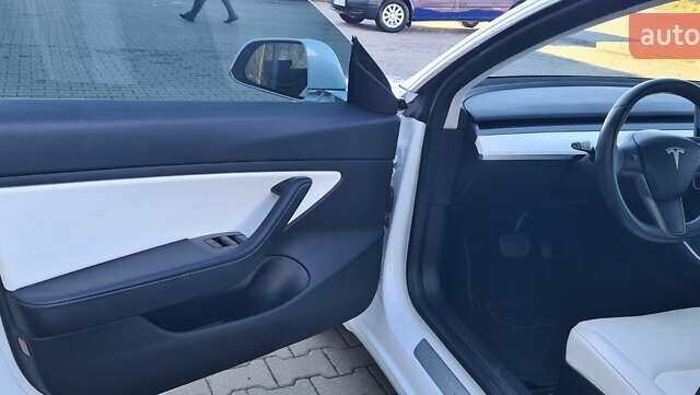 Білий Тесла Модель С, об'ємом двигуна 0 л та пробігом 118 тис. км за 14950 $, фото 13 на Automoto.ua