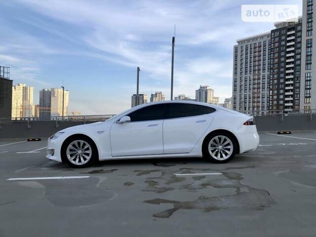 Білий Тесла Модель С, об'ємом двигуна 0 л та пробігом 111 тис. км за 25800 $, фото 7 на Automoto.ua