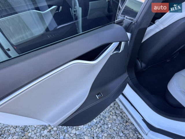 Тесла Модель С 2016 у Івано-Франківську на Automoto.ua Білий Тесла Модель С, об'ємом двигуна 0 л та пробігом 182 тис. км за 16500 $, фото 26 на Automoto.ua