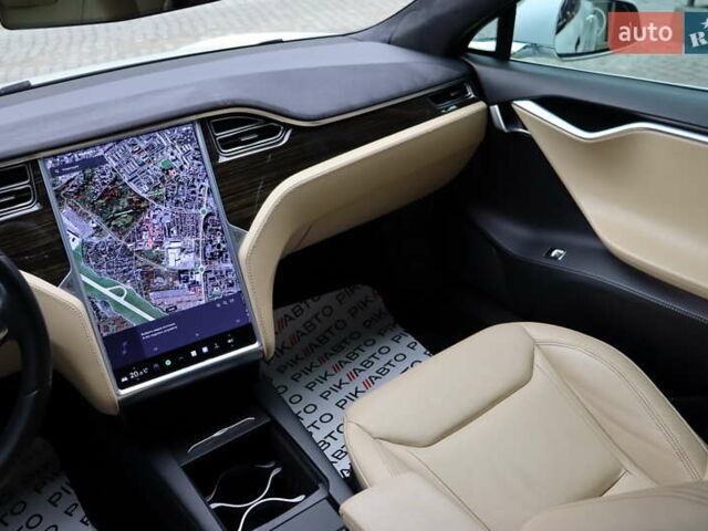 Тесла Модель С 2016 у Львові на Automoto.ua Білий Тесла Модель С, об'ємом двигуна 0 л та пробігом 86 тис. км за 20900 $, фото 33 на Automoto.ua