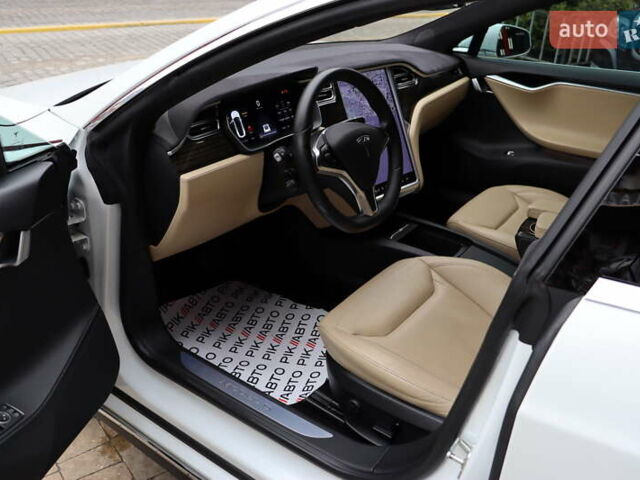 Тесла Модель С 2016 у Львові на Automoto.ua Білий Тесла Модель С, об'ємом двигуна 0 л та пробігом 86 тис. км за 20900 $, фото 13 на Automoto.ua