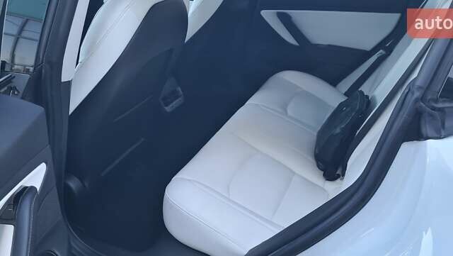Білий Тесла Модель С, об'ємом двигуна 0 л та пробігом 118 тис. км за 14950 $, фото 16 на Automoto.ua