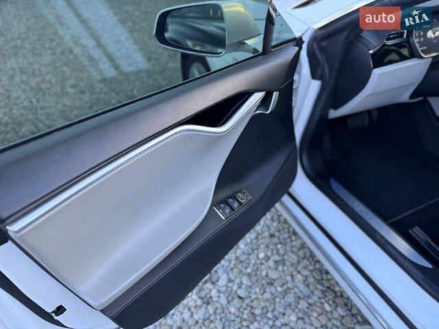 Тесла Модель С 2016 у Івано-Франківську на Automoto.ua Білий Тесла Модель С, об'ємом двигуна 0 л та пробігом 182 тис. км за 16500 $, фото 20 на Automoto.ua